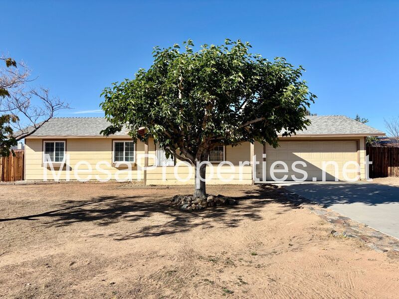 3 Bedroom 2 Bathroom Home in Apple Valley! property image