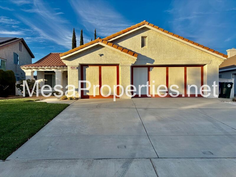 Lovely 4 bedroom 2 bath home in Victorville! property image