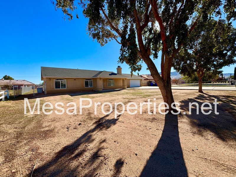 Spacious 4 bedroom 2 bath home with a 2 car garage located in Apple Valley! property image