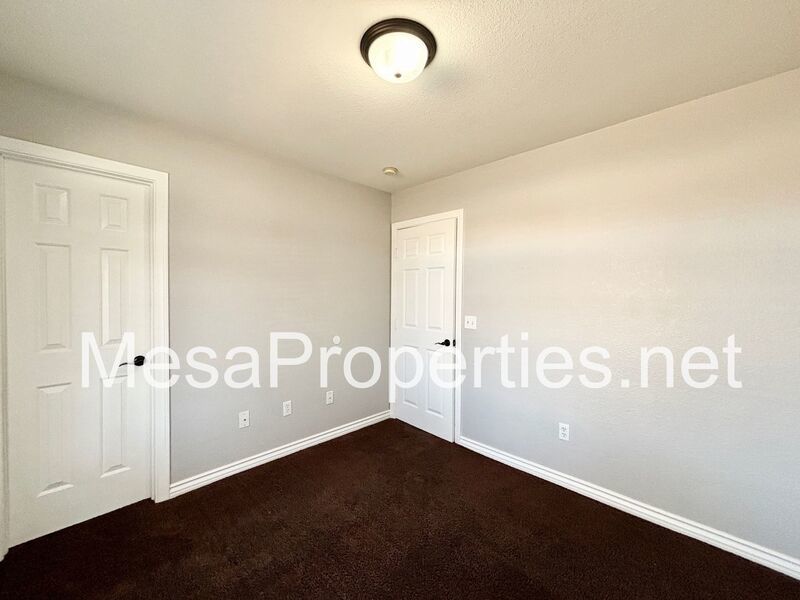 Spacious 4 bedroom 2 bath home with a 2 car garage located in Apple Valley! property image