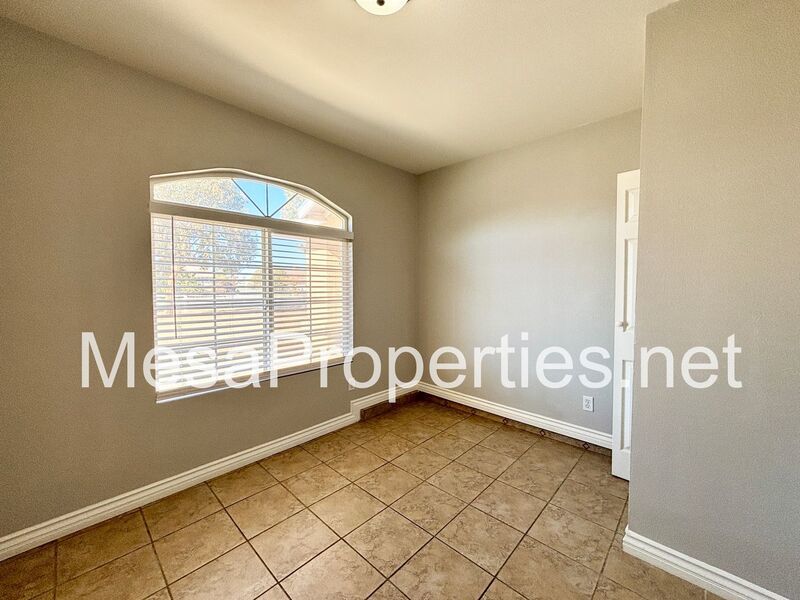 Spacious 4 bedroom 2 bath home with a 2 car garage located in Apple Valley! property image