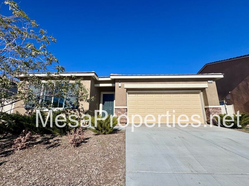 3 Bedroom 2 Bathroom Home in Adelanto! property image