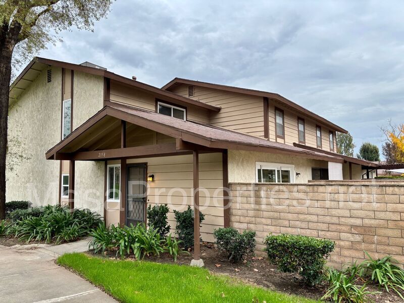 Nice 2 Bed, 1.5 Bath Condo In Ontario property image