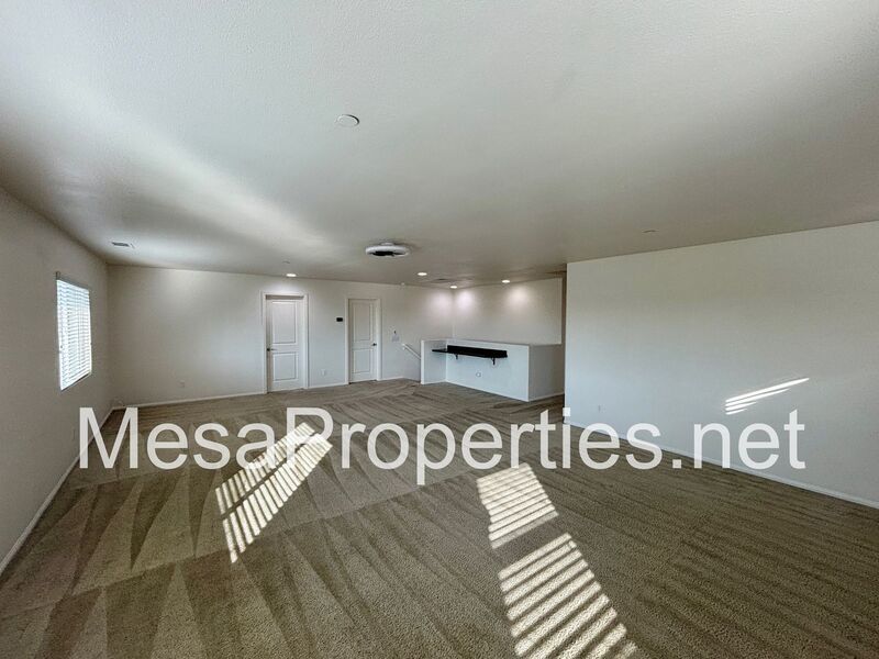 Large 4 Bedroom/3 Bath Home with 3 Car Garage in Fontana! property image