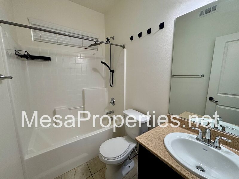 Large 4 Bedroom/3 Bath Home with 3 Car Garage in Fontana! property image