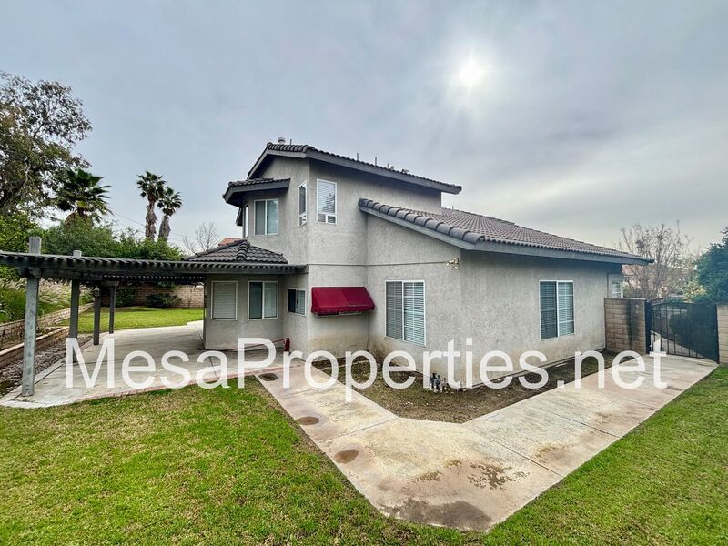 Beautiful 4 Bed / 3 Bath Home Near UCR & Canyon Crest Town Center property image
