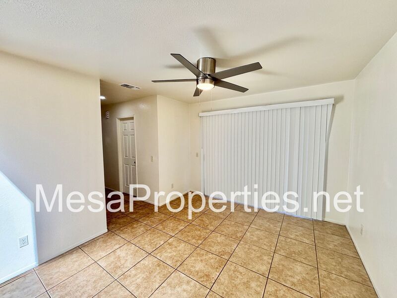 Spacious 4 Bed 2.5 Bath Home in Fontana property image