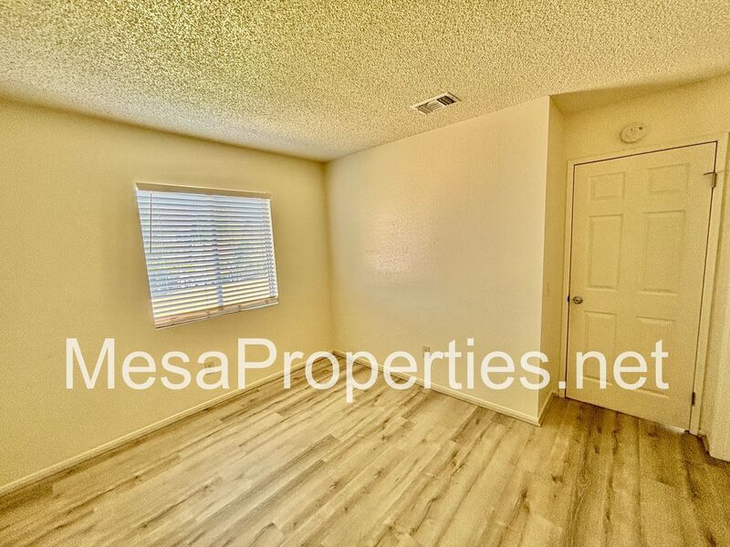 Spacious 4 Bed 2.5 Bath Home in Fontana property image