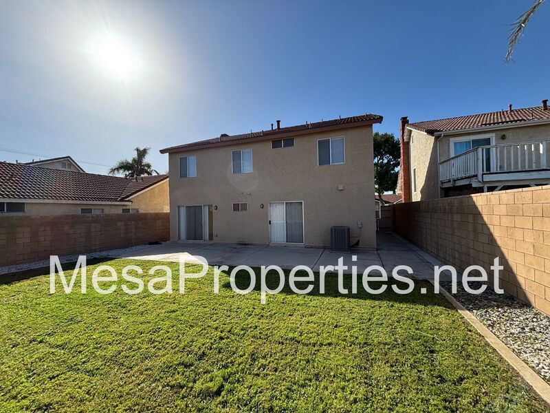 Spacious 4 Bed 2.5 Bath Home in Fontana property image