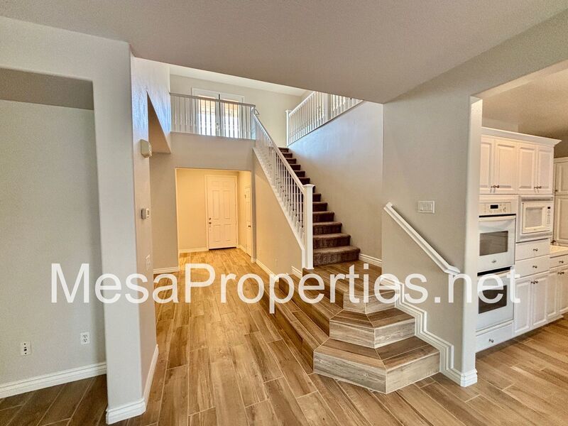 Move In Ready 5 Bed 4 Bath North Upland Home Near The Colonies property image