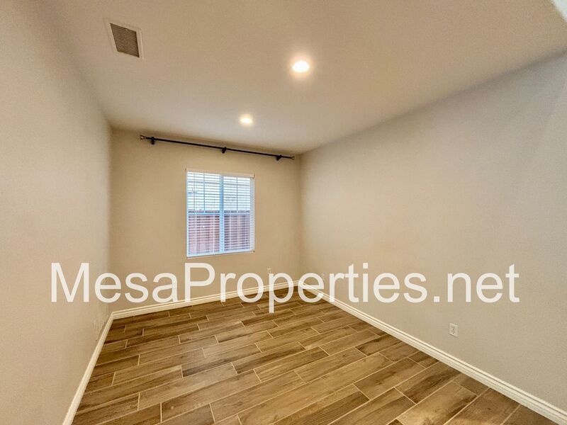 Move In Ready 5 Bed 4 Bath North Upland Home Near The Colonies property image