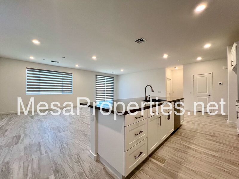 Beautiful 3 Bed 2 Bath Home in Fontana property image