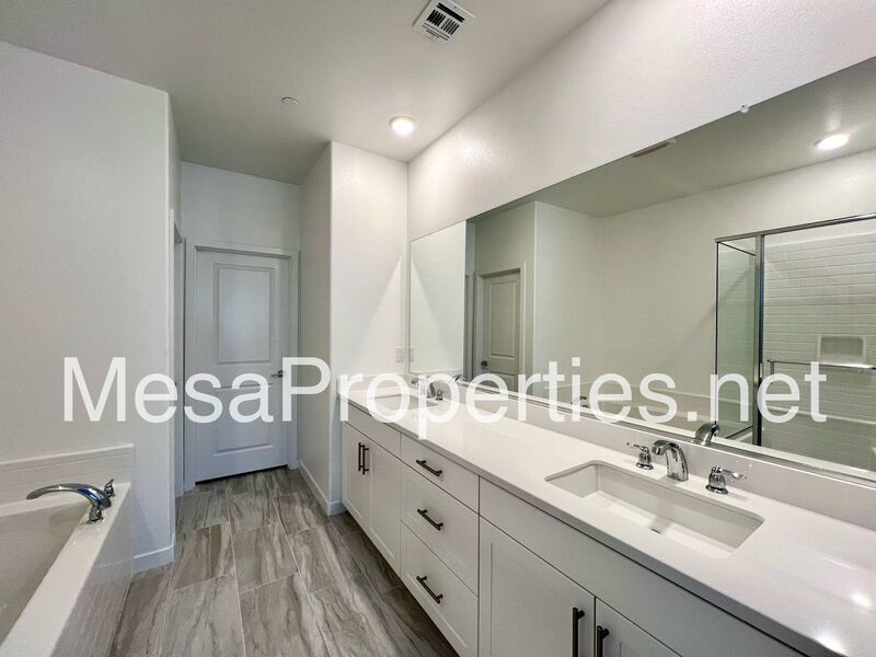 Beautiful 3 Bed 2 Bath Home in Fontana property image