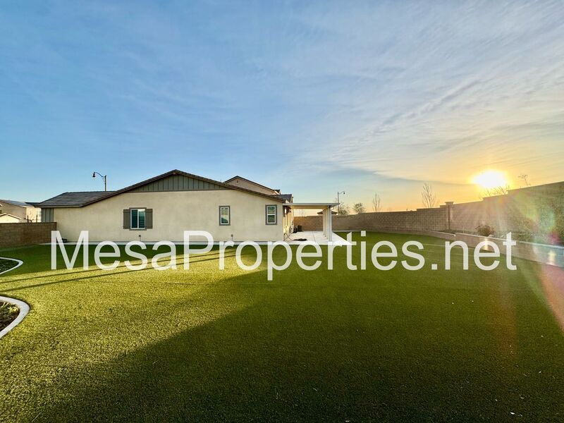 Beautiful 3 Bed 2 Bath Home in Fontana property image