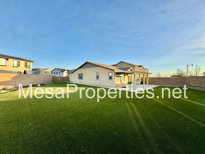 Beautiful 3 Bed 2 Bath Home in Fontana property image