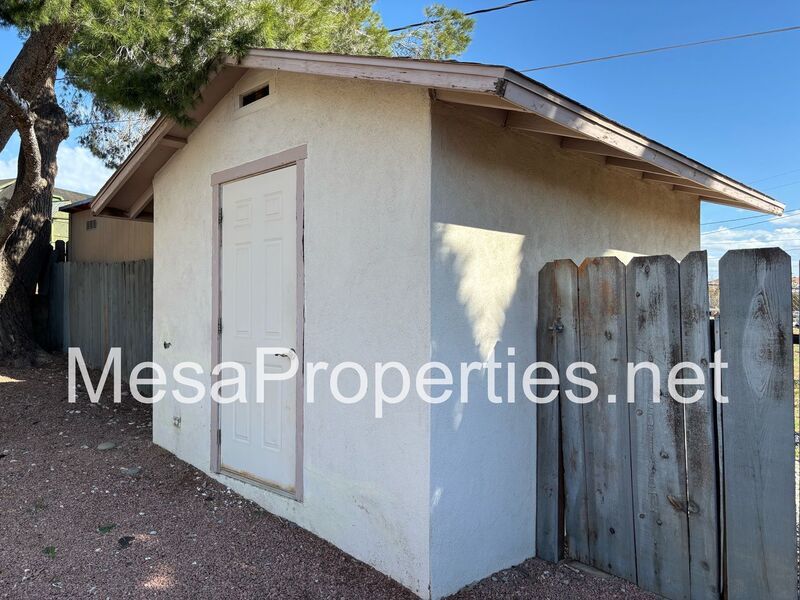 3 Bedroom 2 Bath Home in Apple Valley property image