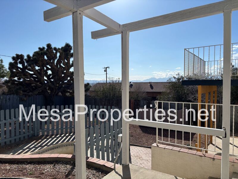 3 Bedroom 2 Bath Home in Apple Valley property image