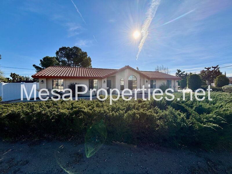 MUST SEE! 3 Bed 2 Bath Home in Hesperia + Bonus Room property image