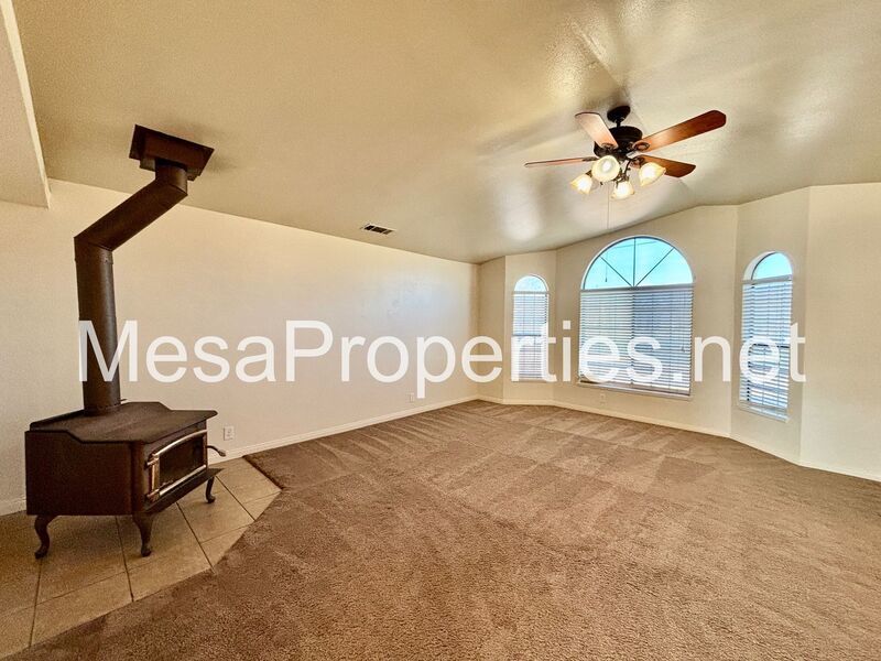 MUST SEE! 3 Bed 2 Bath Home in Hesperia + Bonus Room property image