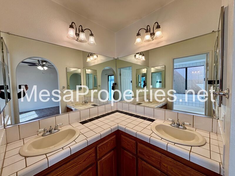 MUST SEE! 3 Bed 2 Bath Home in Hesperia + Bonus Room property image