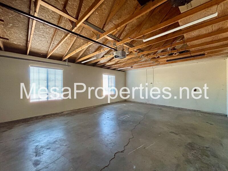 MUST SEE! 3 Bed 2 Bath Home in Hesperia + Bonus Room property image