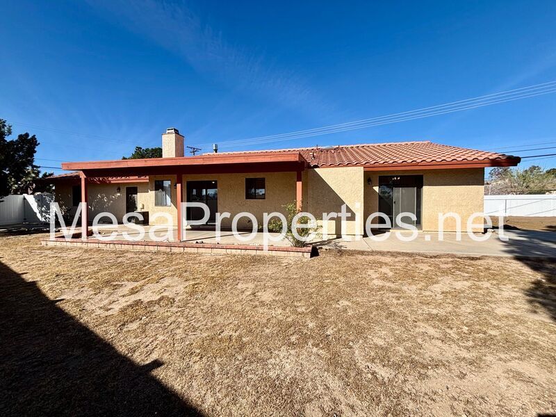 MUST SEE! 3 Bed 2 Bath Home in Hesperia + Bonus Room property image