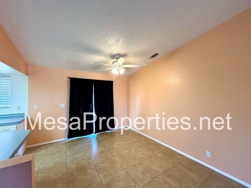 Nice 3 Bedroom 2 Bathroom Home in Apple Valley property image