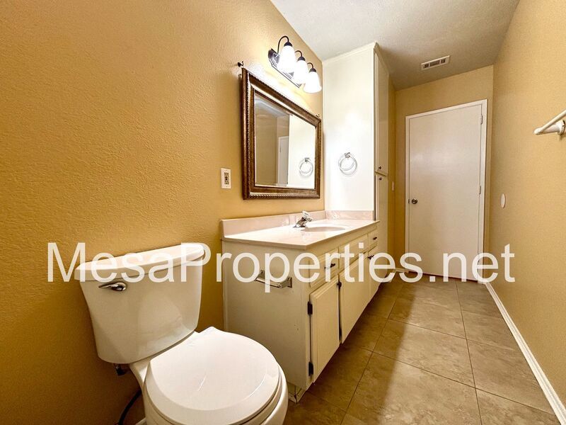 Nice 3 Bedroom 2 Bathroom Home in Apple Valley property image