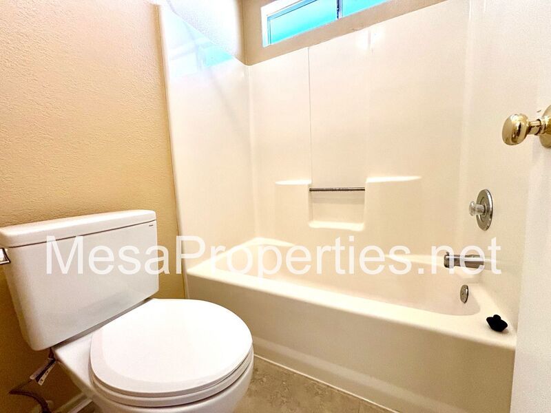 Nice 3 Bedroom 2 Bathroom Home in Apple Valley property image