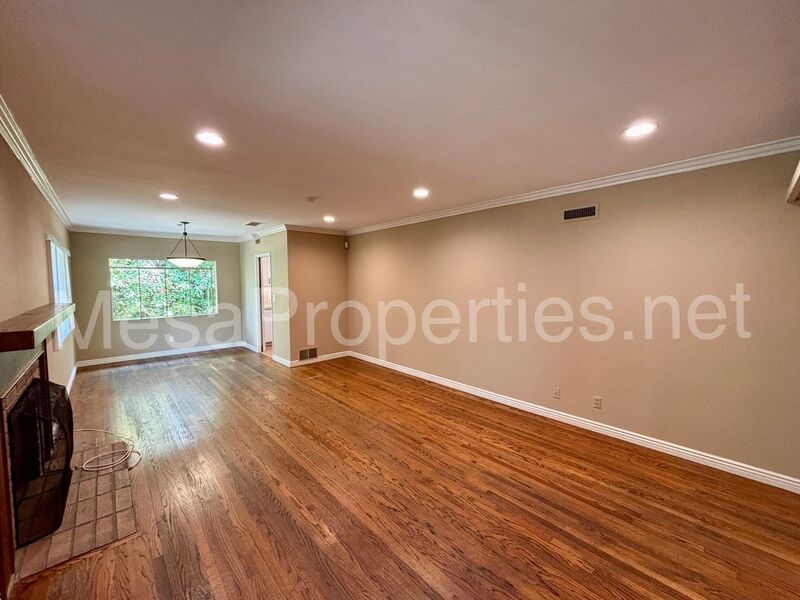 Beautifully Crafter 3 Bedroom Claremont Home property image