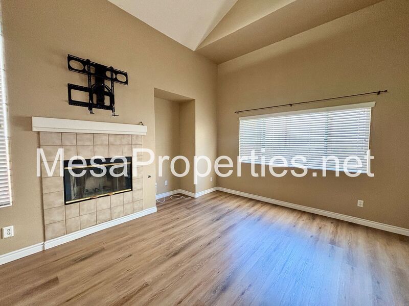 Beautiful 3 bed/3 ba home located in Fontana! property image