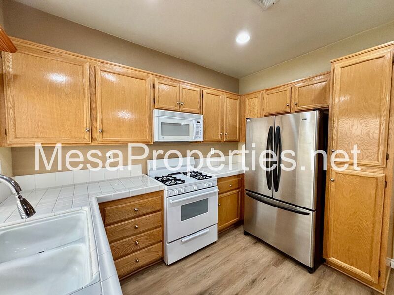 Beautiful 3 bed/3 ba home located in Fontana! property image