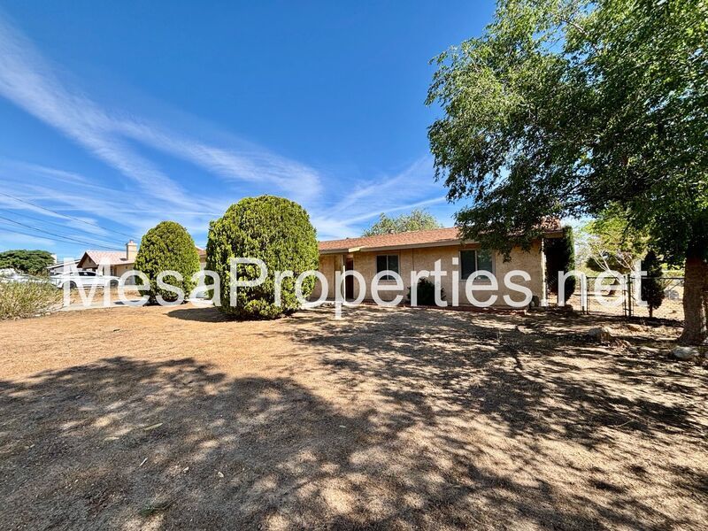 Beautiful 3 Bed 2 Bath Home with Bonus Room in Hesperia! property image