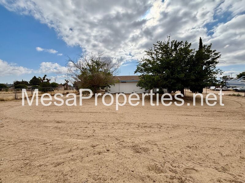3 Bedroom 2 Bathroom Home in Hesperia property image