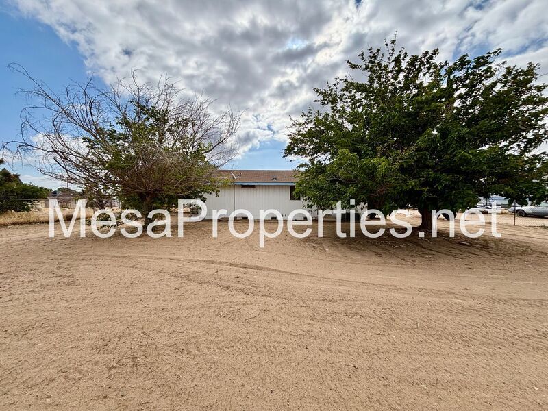 3 Bedroom 2 Bathroom Home in Hesperia property image