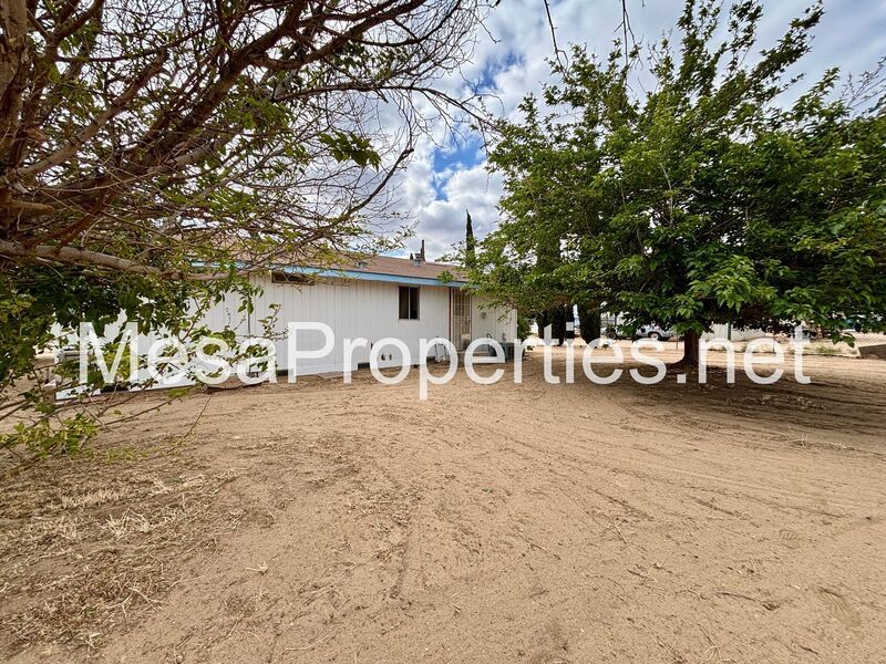 3 Bedroom 2 Bathroom Home in Hesperia property image