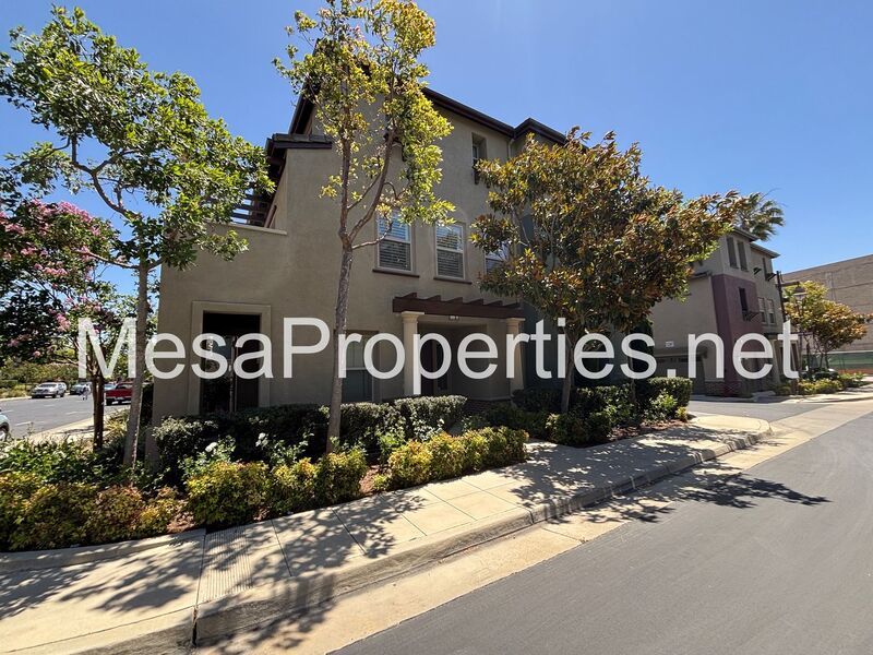 Stunning 3 Bed 3.5 Bath Townhouse in Rancho Cucamonga property image
