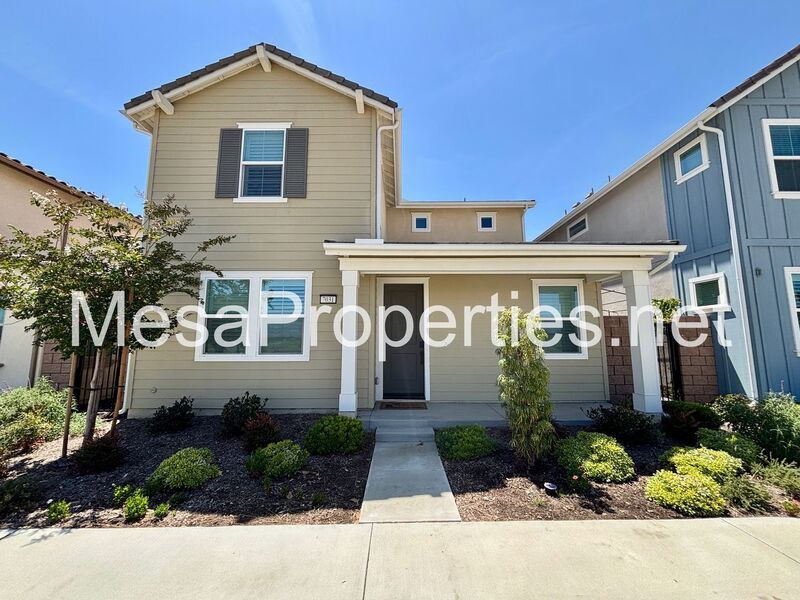 Newly Built 5BR Luxury Home in Aurora Park Gated Community in Fontana! property image