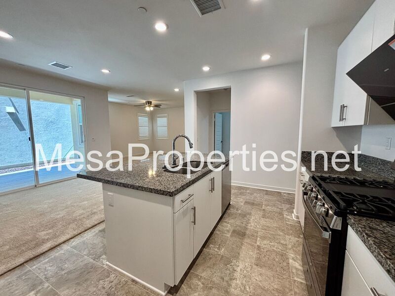 Newly Built 5BR Luxury Home in Aurora Park Gated Community in Fontana! property image