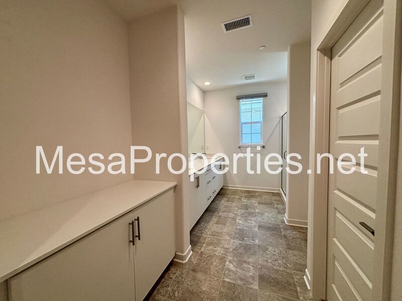 Newly Built 5BR Luxury Home in Aurora Park Gated Community in Fontana! property image