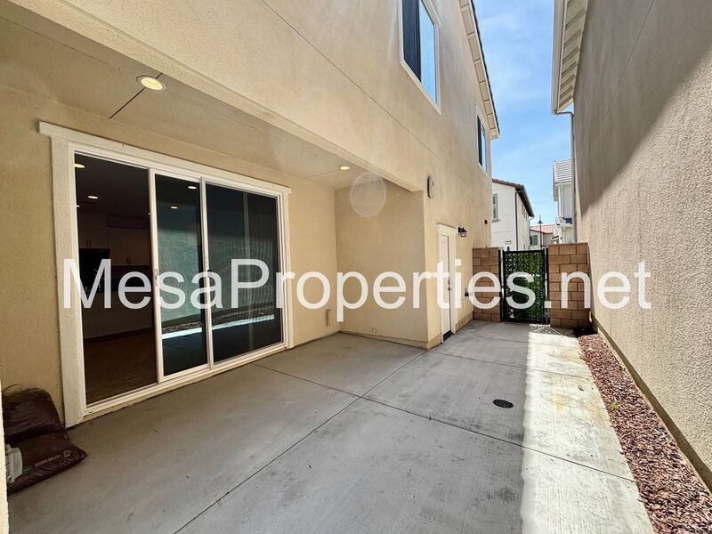 Newly Built 5BR Luxury Home in Aurora Park Gated Community in Fontana! property image