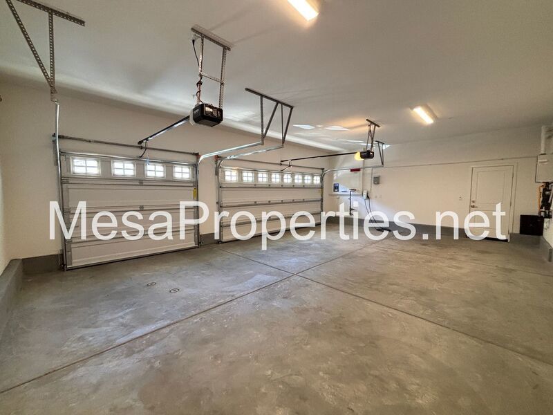 Newly Built 5BR Luxury Home in Aurora Park Gated Community in Fontana! property image