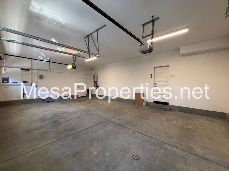 Newly Built 5BR Luxury Home in Aurora Park Gated Community in Fontana! property image