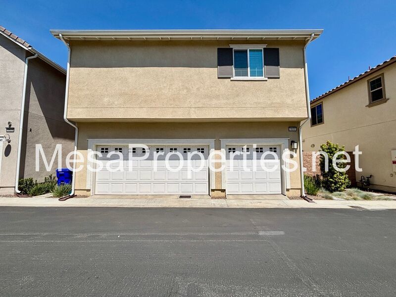 Newly Built 5BR Luxury Home in Aurora Park Gated Community in Fontana! property image