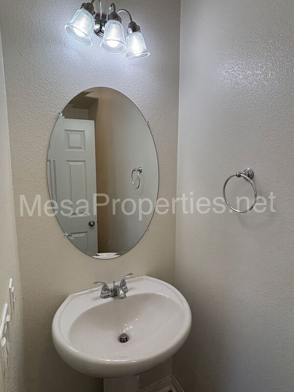 Stunning 3-bedroom, 3-bathroom townhome in Pomona! property image