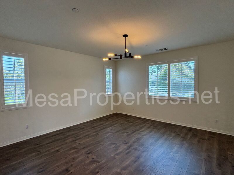 Stunning 3-bedroom, 3-bathroom townhome in Pomona! property image