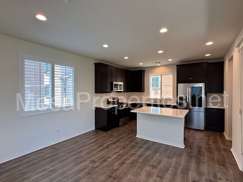 Stunning 3-bedroom, 3-bathroom townhome in Pomona! property image