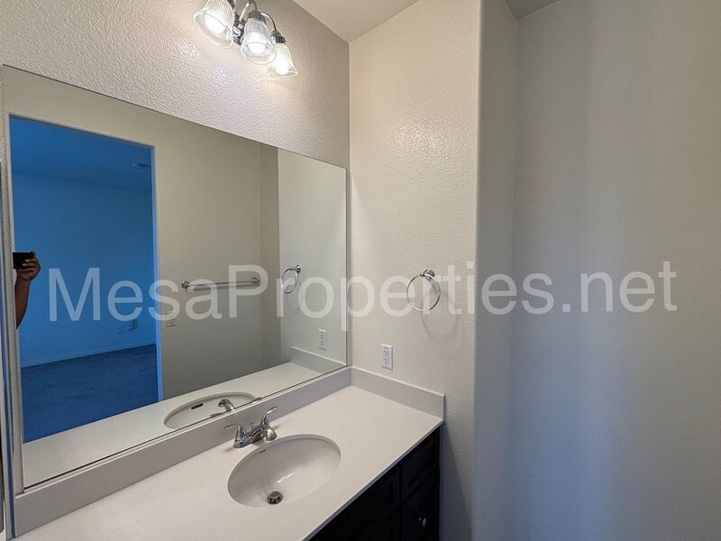 Stunning 3-bedroom, 3-bathroom townhome in Pomona! property image