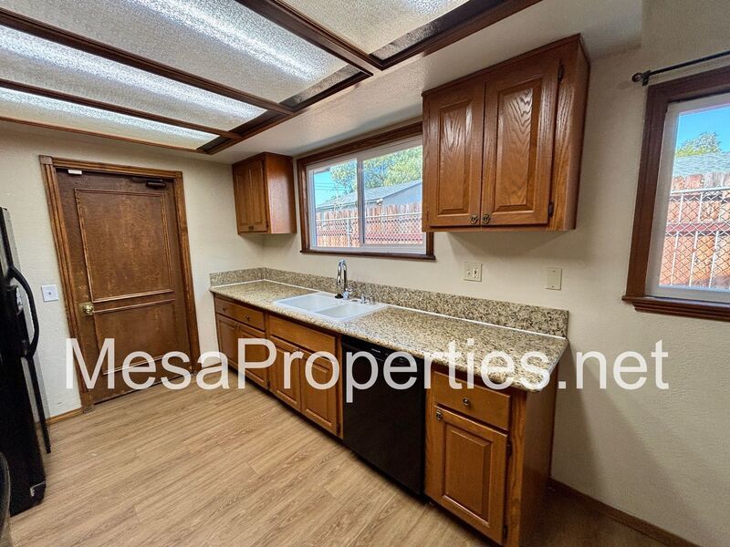 Well Maintained 3BR Ranch Home with Pool in Riverside property image