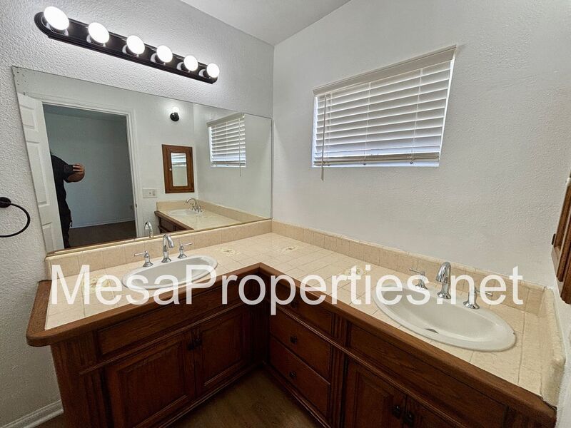 Well Maintained 3BR Ranch Home with Pool in Riverside property image